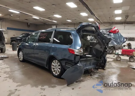 2015 Toyota Sienna Xle 7 Passenger z USA, uszkodzony, nr VIN 5TDDK3DC3FS122245